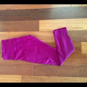 Athleta Salutation 7/8 Tight - XSP - Fuschia